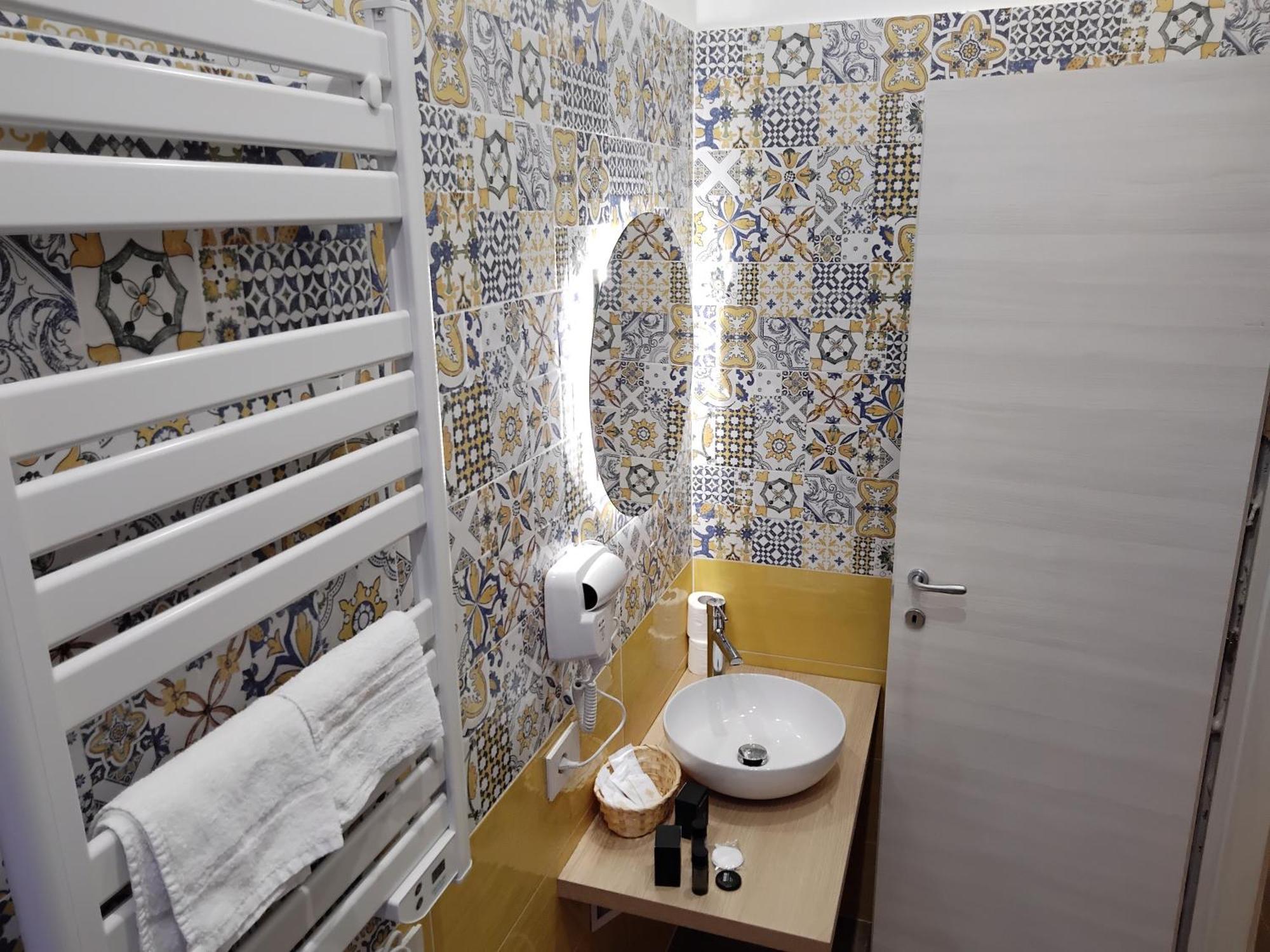 Andrew 2 Bed & Breakfast Napoli Bagian luar foto